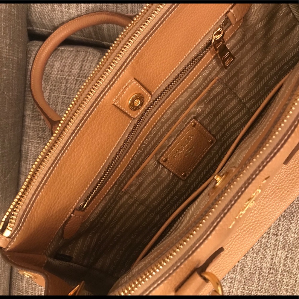 Prada purse - Picture 7 of 13